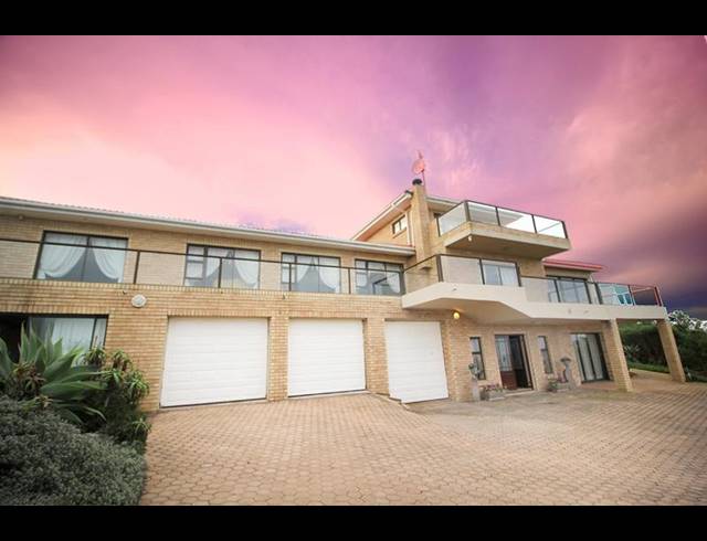 5 BEDROOM HOUSE FOR SALE IN VILLAGE ON SEA